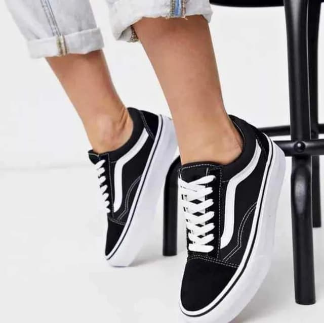 2024 Summer Breathable Black Comfy Womens Casual Sneakers