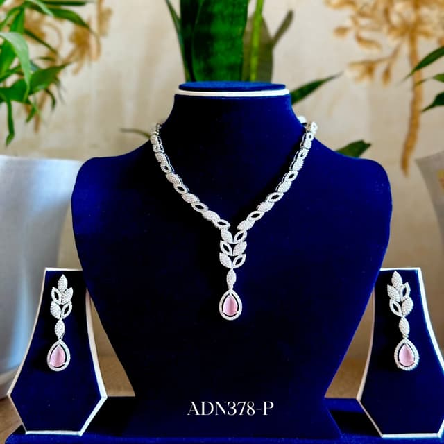 4K Plus Cosmetics Design Necklace for women