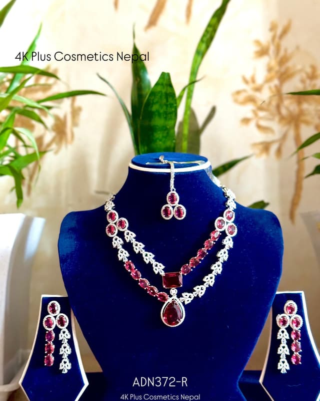 4K Cosmetics Design necklace Red and white