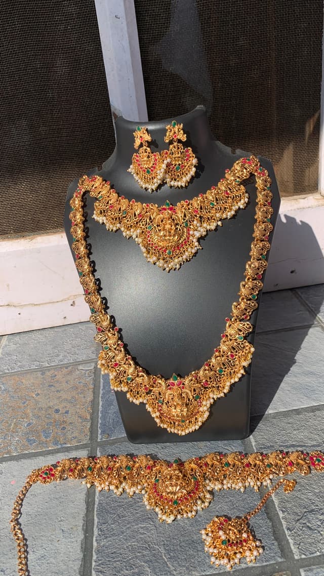 Temple jewelry set