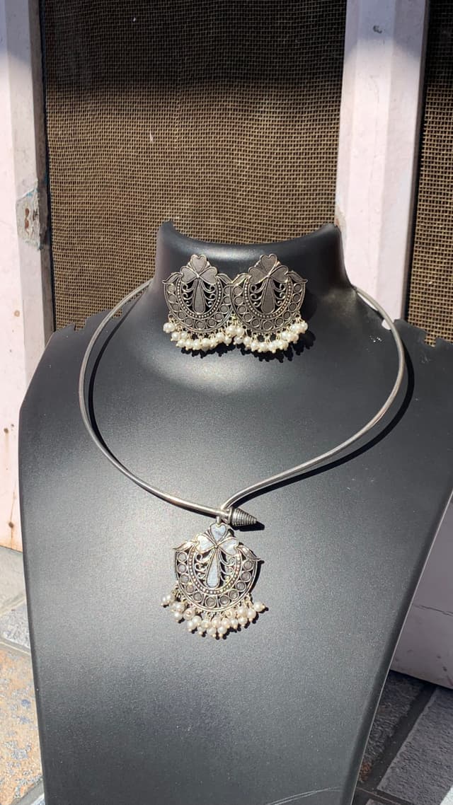Silver Hasli set