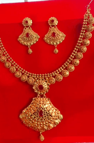 Gold Plated necklace Full garatnted